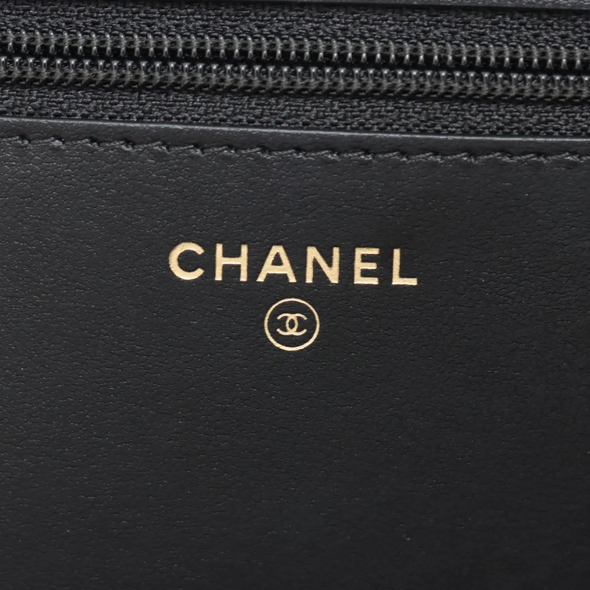Chanel – Boy Wallet on Chain (WOC) Caviar Noir – Quincaillerie Or – photo 11
