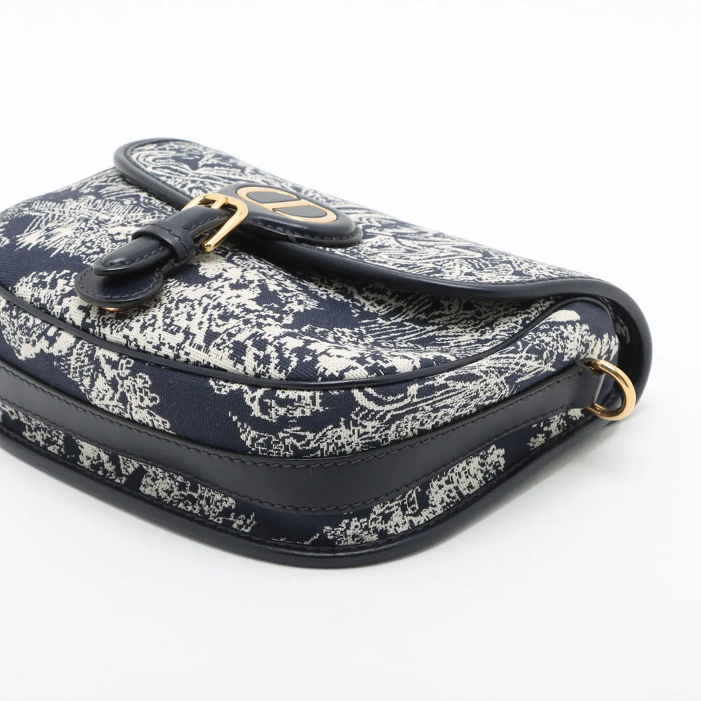 Christian Dior – Bobby Small en Toile de Jouy Fauves – Bleu marine – photo 3