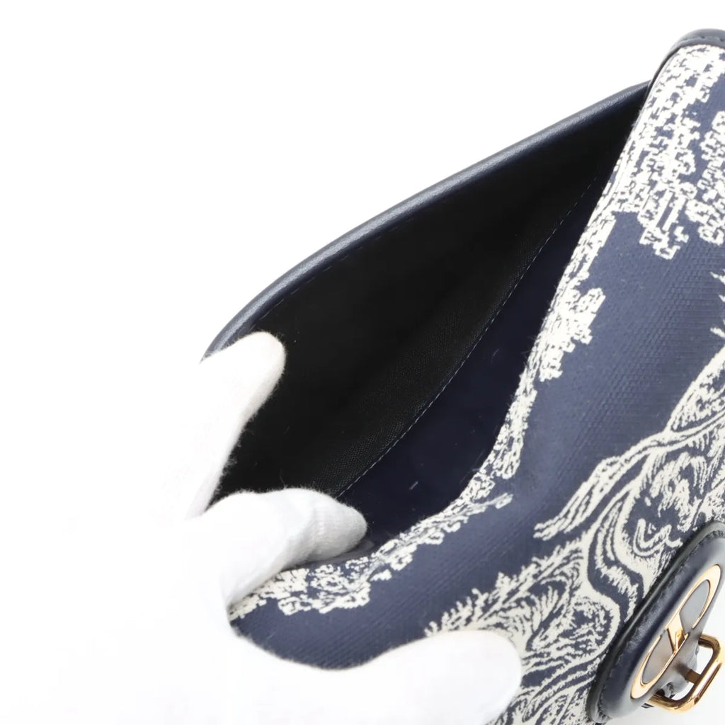Christian Dior – Bobby Small en Toile de Jouy Fauves – Bleu marine – photo 7