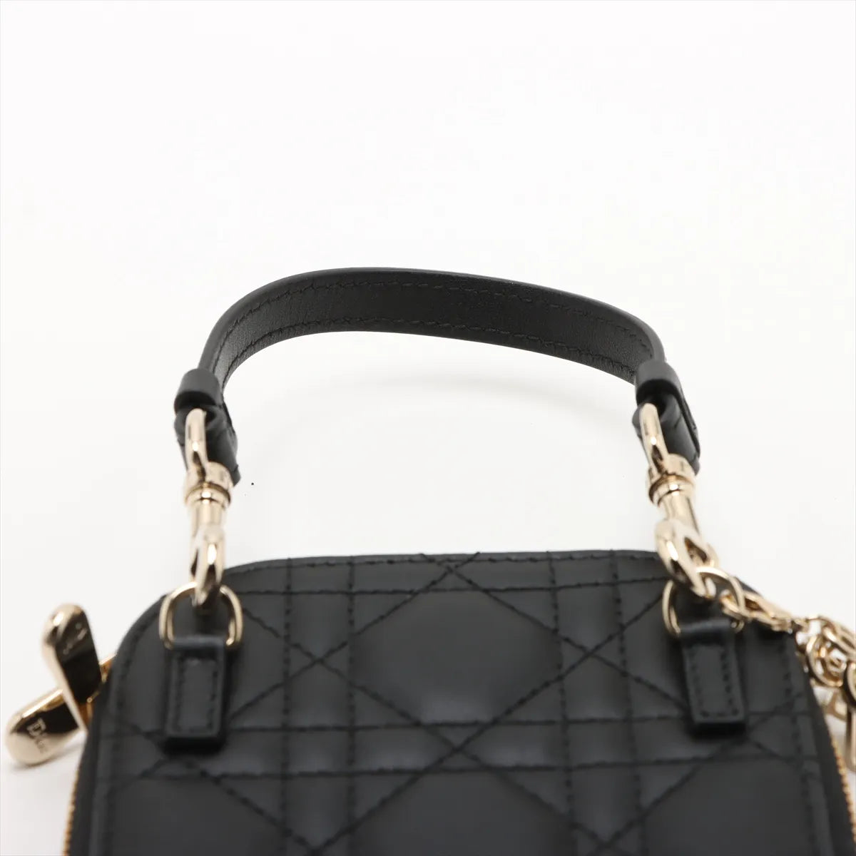 Christian Dior – Lady Dior Phone Holder Cannage Noir – détail anse amovible et mousquetons dorés