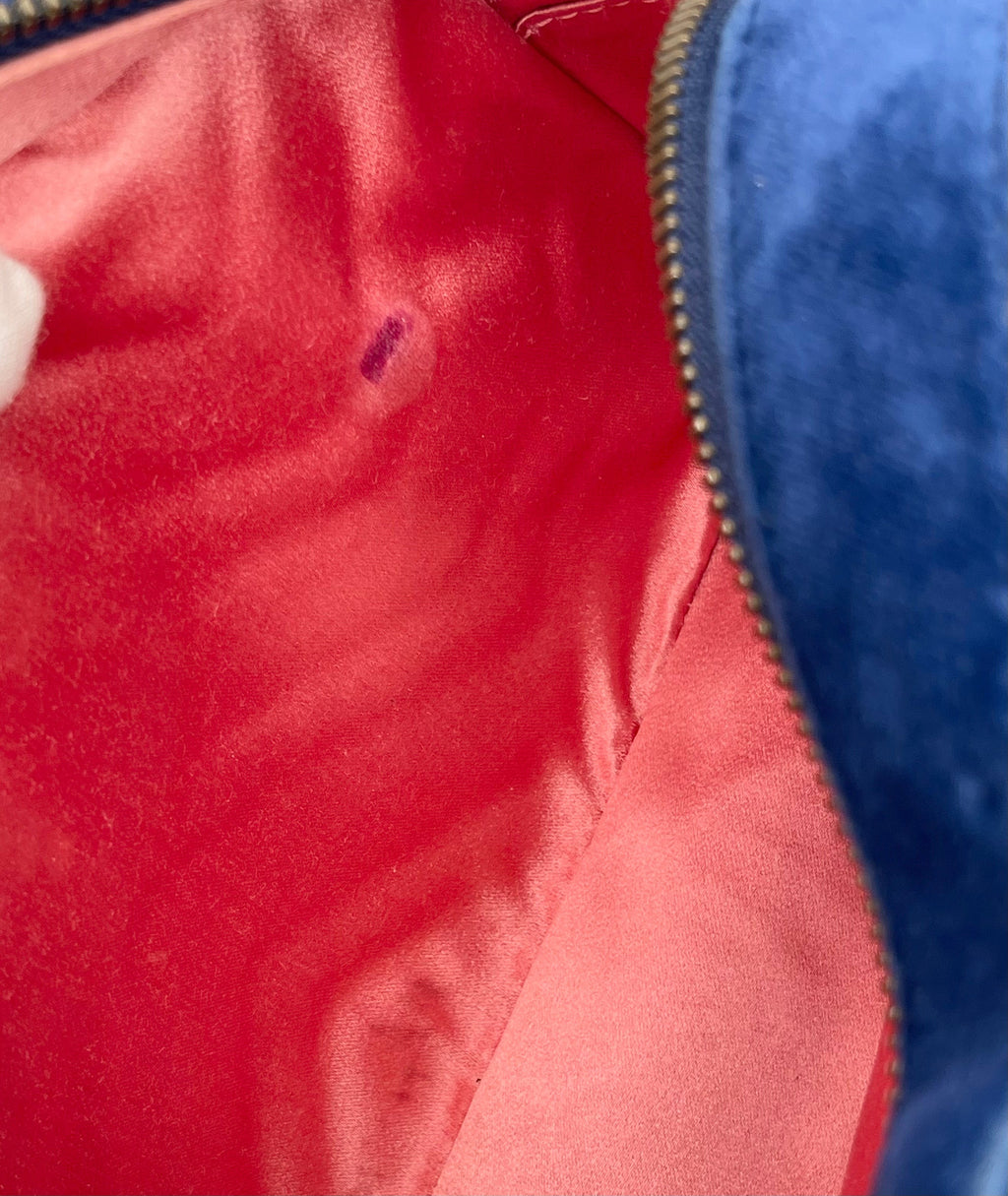 Gucci – Sac caméra GG Marmont en velours – Bleu roi – intérieur, doublure satin avec petite marque