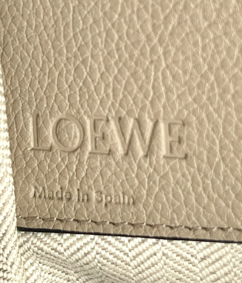 Loewe – Hammock Small Cuir de Veau Grainé Sable – étampe Loewe Made in Spain