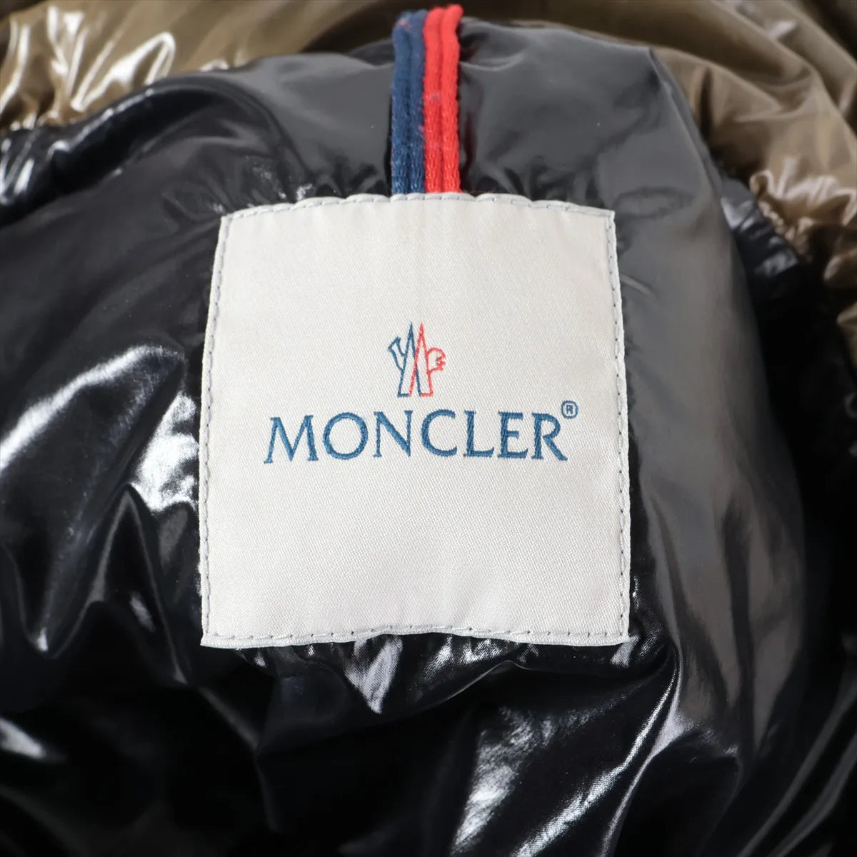 Moncler – Gilet Tibb en duvet nylon laqué – Khaki (T1) – photo 6