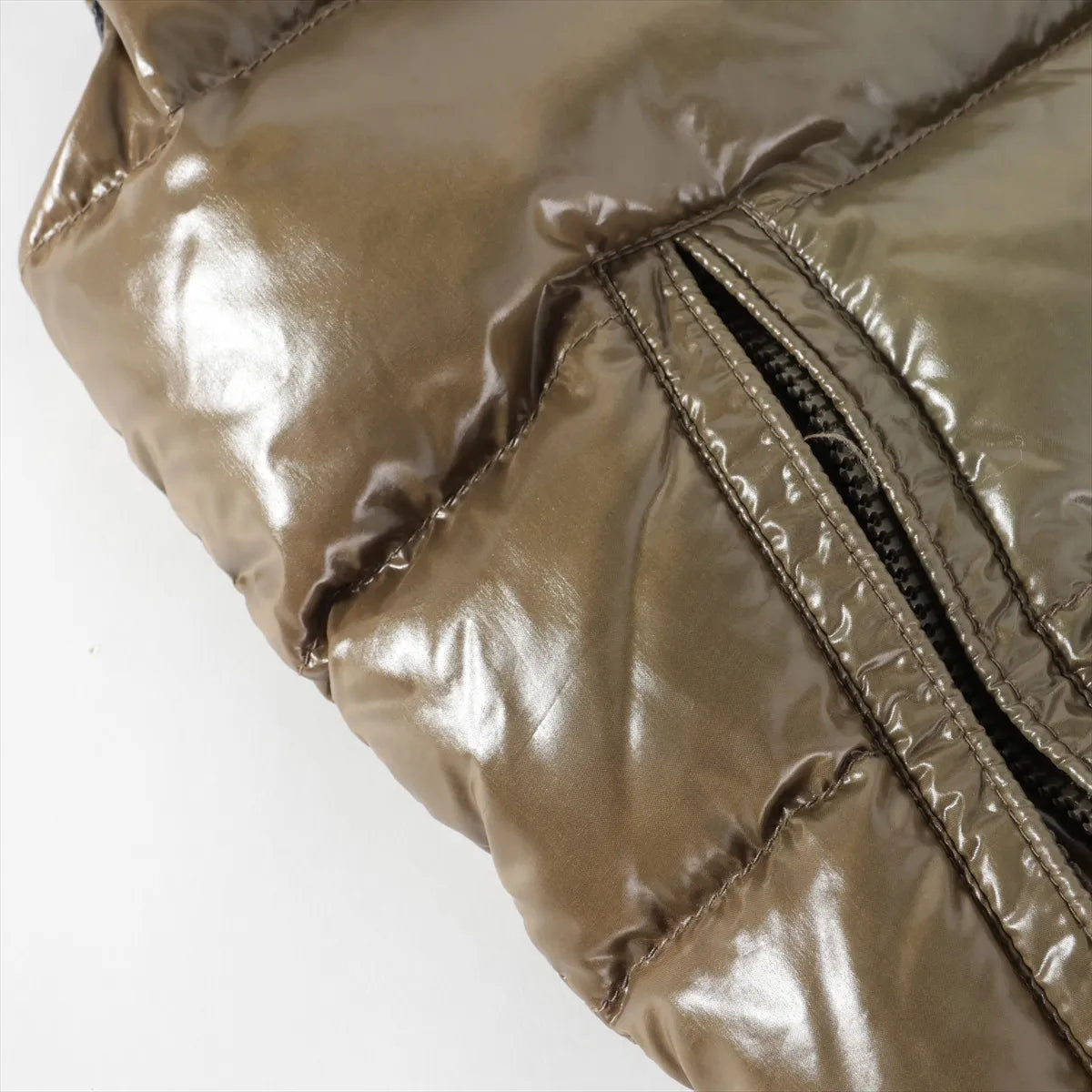 Moncler – Gilet Tibb en duvet nylon laqué – Khaki (T1) – photo 8