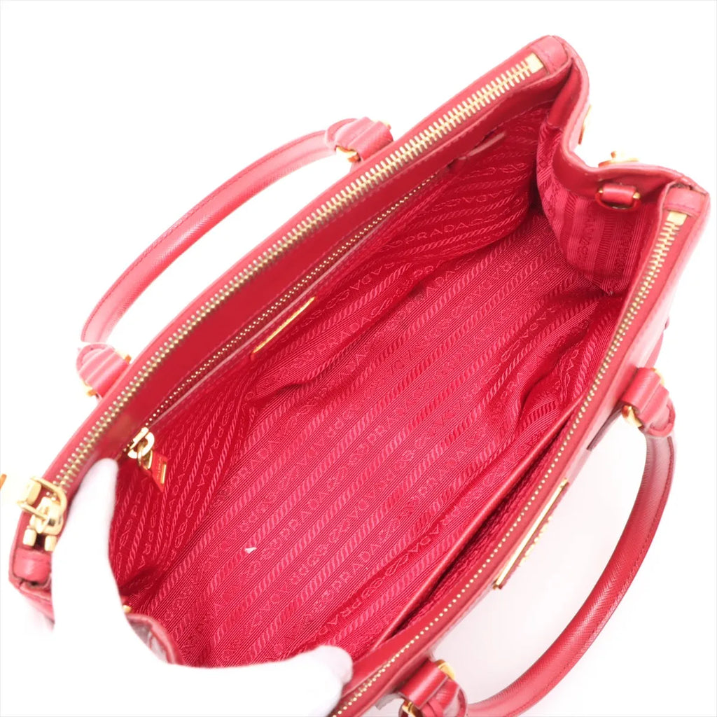 Prada – Galleria Double Zip medium en cuir Saffiano – Rouge – photo 8